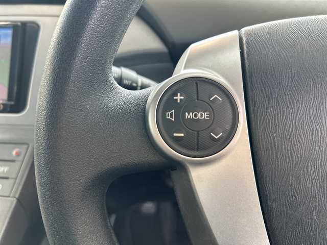 トヨタ プリウス S ツーリングセレクション 兵庫県 2015(平27)年 4.3万km ホワイトパールクリスタルシャイン 社外メモリーナビ/（CD/BT）/バックカメラ/ETC/LEDヘッドライト/AUTOライト/ステアリングスイッチ/フロアマット/ドアバイザー/スマートキー/スペアキー