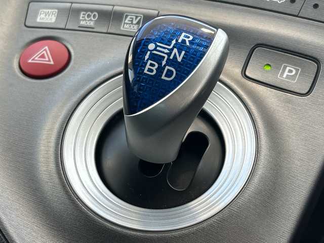 トヨタ プリウス S ツーリングセレクション 兵庫県 2015(平27)年 4.3万km ホワイトパールクリスタルシャイン 社外メモリーナビ/（CD/BT）/バックカメラ/ETC/LEDヘッドライト/AUTOライト/ステアリングスイッチ/フロアマット/ドアバイザー/スマートキー/スペアキー