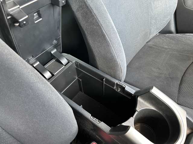 トヨタ プリウス S ツーリングセレクション 兵庫県 2015(平27)年 4.3万km ホワイトパールクリスタルシャイン 社外メモリーナビ/（CD/BT）/バックカメラ/ETC/LEDヘッドライト/AUTOライト/ステアリングスイッチ/フロアマット/ドアバイザー/スマートキー/スペアキー