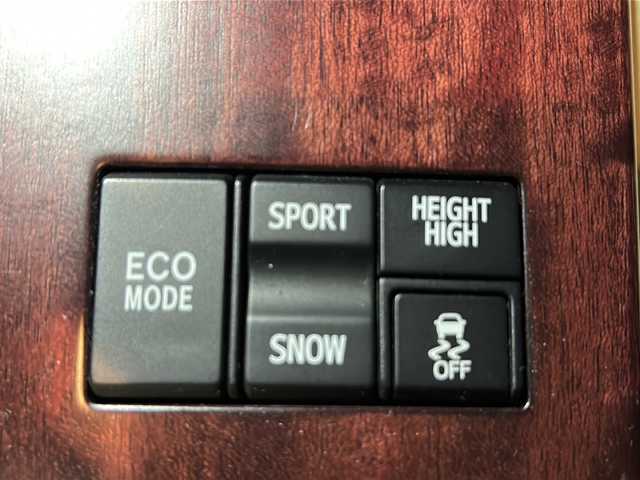 トヨタ クラウン マジェスタ Aタイプ 茨城県 2011(平23)年 7万km ホワイトパールクリスタルシャイン 純正ナビ/【フルセグTV/CD/DVD/HDD/ラジオ】/バック・サイドカメラ/クルーズコントロール/前席パワーシート/運転席シートメモリ/純正17インチAW/オートライト/フォグランプ/純正フロアマット/純正ドアバイザー/プッシュスタート/スマートキー/ウッドコンビステアリング