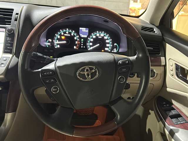 トヨタ クラウン マジェスタ Aタイプ 茨城県 2011(平23)年 7万km ホワイトパールクリスタルシャイン 純正ナビ/【フルセグTV/CD/DVD/HDD/ラジオ】/バック・サイドカメラ/クルーズコントロール/前席パワーシート/運転席シートメモリ/純正17インチAW/オートライト/フォグランプ/純正フロアマット/純正ドアバイザー/プッシュスタート/スマートキー/ウッドコンビステアリング