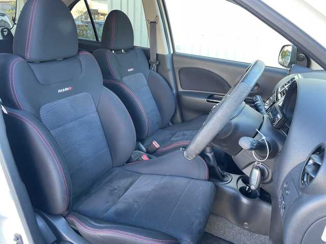 日産 マーチ ニスモS 千葉県 2015(平27)年 4.1万km ブリリアントホワイトパール ５MT/社外メモリナビ【AVIC-RW09】/フルセグTV/Bluetooth/DVD/CD/バックカメラ/ETC/柿本マフラー/TEIN車高調/純正16インチアルミホイール/純正フロアマット/社外LEDヘッドライト/前後ドラレコ/スペアタイヤ/スマートキー/スペアキー/保証書/取扱説明書