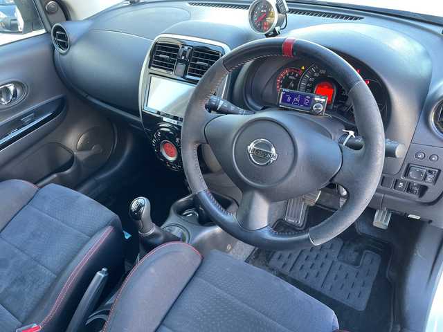 日産 マーチ ニスモS 千葉県 2015(平27)年 4.1万km ブリリアントホワイトパール ５MT/社外メモリナビ【AVIC-RW09】/フルセグTV/Bluetooth/DVD/CD/バックカメラ/ETC/柿本マフラー/TEIN車高調/純正16インチアルミホイール/純正フロアマット/社外LEDヘッドライト/前後ドラレコ/スペアタイヤ/スマートキー/スペアキー/保証書/取扱説明書