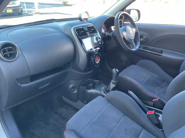 日産 マーチ ニスモS 千葉県 2015(平27)年 4.1万km ブリリアントホワイトパール ５MT/社外メモリナビ【AVIC-RW09】/フルセグTV/Bluetooth/DVD/CD/バックカメラ/ETC/柿本マフラー/TEIN車高調/純正16インチアルミホイール/純正フロアマット/社外LEDヘッドライト/前後ドラレコ/スペアタイヤ/スマートキー/スペアキー/保証書/取扱説明書