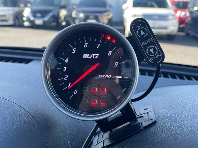 日産 マーチ ニスモS 千葉県 2015(平27)年 4.1万km ブリリアントホワイトパール ５MT/社外メモリナビ【AVIC-RW09】/フルセグTV/Bluetooth/DVD/CD/バックカメラ/ETC/柿本マフラー/TEIN車高調/純正16インチアルミホイール/純正フロアマット/社外LEDヘッドライト/前後ドラレコ/スペアタイヤ/スマートキー/スペアキー/保証書/取扱説明書