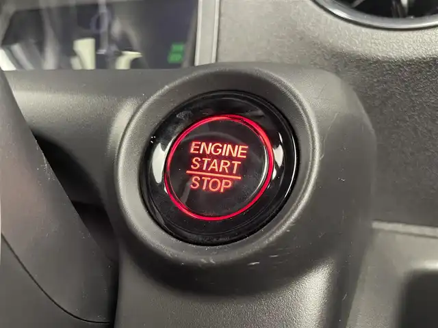 ホンダ Ｎ ＢＯＸ カスタム ターボ コーディネートS 千葉県 2023(令5)年 0.2万km プラチナホワイトパール 禁煙車/純正9インチナビ/・LXU-242NBi/・CD/DVD/BT/ACP/AA/フルセグ/Honda SENSING/・衝突軽減ブレーキ（CMBS）/・先行車発進お知らせ機能/・歩行者事故低減ステアリング/・路外逸脱抑制機能/・標識認識機能/・渋滞追従機能付アダプティブクルーズコントロール（ACC）/・車線維持支援システム（LKAS）/・誤発進抑制機能/・後方誤発進抑制機能/・近距離衝突軽減ブレーキ/・急アクセル抑制機能/・パーキングセンサーシステム/・オートハイビーム/両側パワースライドドア/前席シートヒーター/バックカメラ/コーナーセンサー/スマートキー/スペアキー/LEDヘッドライト/純正15インチアルミホイール/パドルシフト/電動パーキングブレーキ