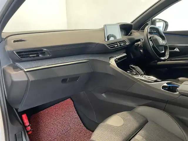 プジョー ３００８ GT ブルー HDi 愛知県 2021(令3)年 5万km ネイクルホワイト ｉ－Ｃｏｃｐｉｔ　/ランバーサポート　/シートヒーター　/純正ディスプレイオーディオ　/Ｂｌｕｅｔｏｏｔｈ　/ミラーリンク　/ＡｐｐｌｅＣａｒＰｌａｙ　/ＡｎｄｒｏｉｄＡｕｔｏ　/ＡＣＣ　/ＢＳＭ　/ＬＫＡ　/ドライブレコーダー/バックカメラ/サイドカメラ/プッシュスタート/アイドリングストップ/LEDヘッドライト/ETC