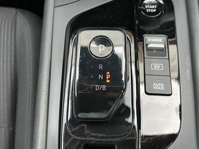 日産 ノート X 沖縄県 2020(令2)年 2.6万km ピュアホワイトパール 純正メーカーオプションナビ　/　（AM/FM/BT/HDMI）　/フルセグTV　/アラウンドビューモニター　/スマートルームミラー　/エマージェンシーブレーキ　/ドラレコ　/置くだけ充電　/LEDヘッドライト/オートライト/オートハイビーム/純正フロアマット/ETC2.0/スマートキー