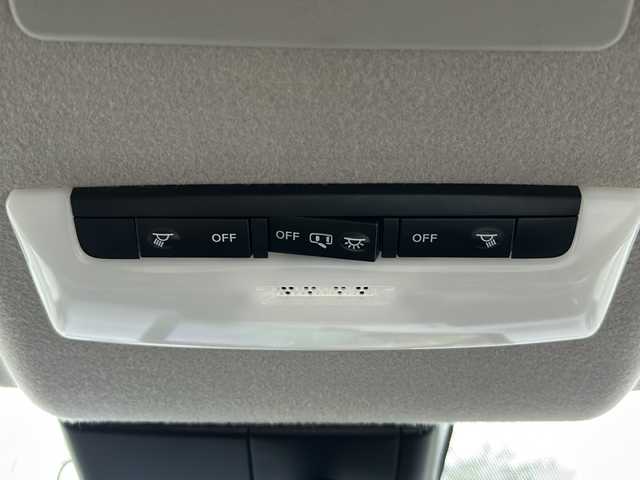 日産 ノート X 沖縄県 2020(令2)年 2.6万km ピュアホワイトパール 純正メーカーオプションナビ　/　（AM/FM/BT/HDMI）　/フルセグTV　/アラウンドビューモニター　/スマートルームミラー　/エマージェンシーブレーキ　/ドラレコ　/置くだけ充電　/LEDヘッドライト/オートライト/オートハイビーム/純正フロアマット/ETC2.0/スマートキー