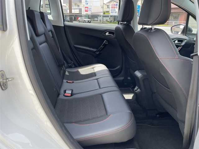 プジョー ２００８ GTライン 神奈川県 2018(平30)年 3万km 白 ワンオーナー/純正オーディオ/クルーズコントロール/キセノンライト/コーナーセンサー/ハーフレザーシート/ルーフレール/キーレス×2/保証書/取扱説明書/R1/2/3/5ディーラー記録簿有り