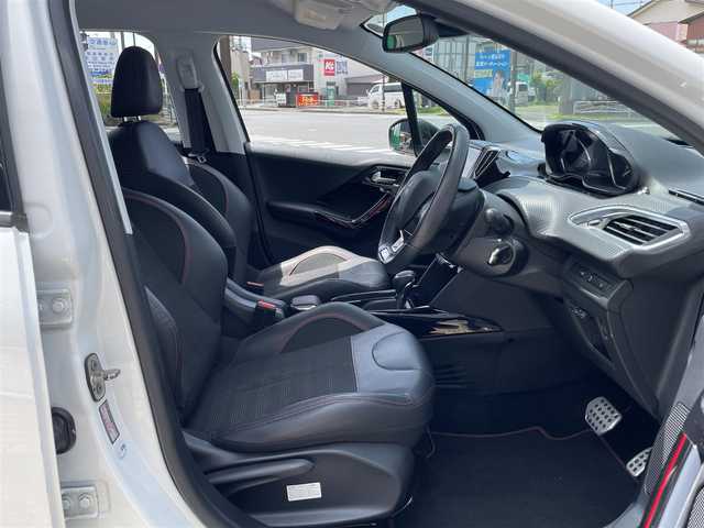 プジョー ２００８ GTライン 神奈川県 2018(平30)年 3万km 白 ワンオーナー/純正オーディオ/クルーズコントロール/キセノンライト/コーナーセンサー/ハーフレザーシート/ルーフレール/キーレス×2/保証書/取扱説明書/R1/2/3/5ディーラー記録簿有り