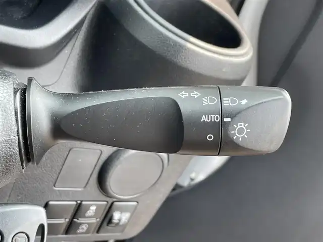 ダイハツ ミラ イース L 道央・札幌 2021(令3)年 2.8万km シャイニングホワイトパール ・４WD/・純正オーディオ/　CD＆ラジオ＆AUX/・アイドリングストップ/・前方ドライブレコーダー/・オートライト/・横滑り防止/・鉄ホイール＆夏タイヤ積込/・純正フロアマット/・リモコンキー/・スペアキー