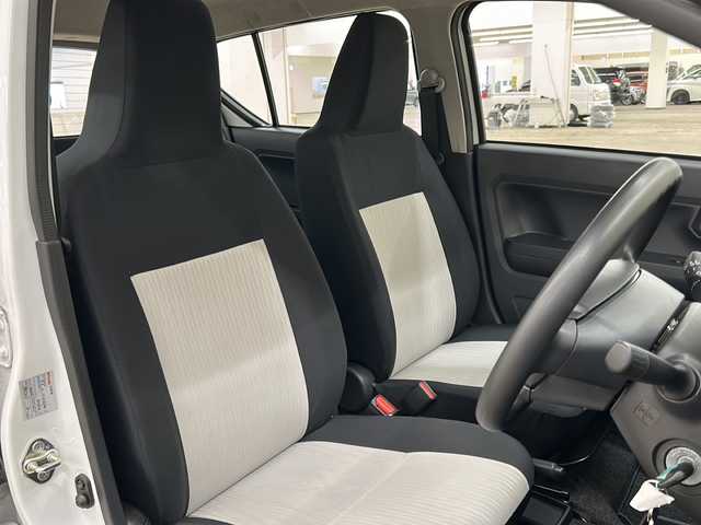 ダイハツ ミラ イース L 道央・札幌 2021(令3)年 2.8万km シャイニングホワイトパール /純正オーディオ(CD＆ラジオ＆AUX)//前方ドライブレコーダー//アイドリングストップ//オートライト//横滑り防止装置//冬タイヤ積込(社外14インチアルミホイール)//リモコンキー//スペアキー1本//4WD//ABS//パワーウィンドウ//パワーステアリング//ダブルエアバック//社外フロアマット