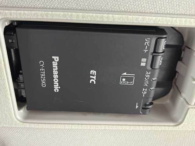 マツダ デミオ 13S ノーブルクリムゾン 愛知県 2017(平29)年 5.9万km スノーフレイクホワイトパールマイカ 純正8型メーカーオプションナビ【Bluetooth CD DVD USB AUX フルセグ】/全方位カメラ/ヘッドアップディスプレイ/ETC/i-active sense/・衝突軽減ブレーキ/・レーンキープアシスト/・レーダークルーズコントロール/横滑り防止装置/交通標識認識機能/ドライバーアテンションアラート/ブラインドスポットモニター/クリアランスソナー/前席シートヒーター/アダプティブLEDヘッドライト/オートマチックハイビーム/オートライト/フォグランプ/ステアリングリモコン/禁煙車