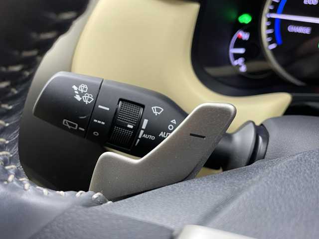 レクサス ＮＸ 300h Iパッケージ 大分県 2014(平26)年 3.6万km ソニッククォーツ 純正ナビ/パノラミックビューモニター/TV/Bluetooth/プリクラッシュセーフティ/レーダークルーズ/レーンキープ/パワーバックドア/HUD/BSM/3眼LEDヘッドライト/サンルーフ/メモリ付パワーシート/ETC/フロアマット