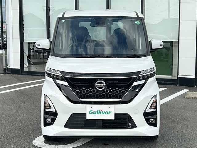 日産 ルークス ハイウェイスター X 岐阜県 2022(令4)年 2.6万km ホワイトパール 登録時走行距離25374km/社外7インチＳＤナビ　/両側電動ドア　/全方位カメラ　/コーナーセンサー後方　/ＬＥＤヘッドライト　/スマートキー　/スペアキー１本　/ドライブレコーダー前方　/純正14アルミホイール　/アイドリングストップ　/プッシュスタート　/ＥＴＣ/取扱説明書/パワーステアリング/パワーウィンドウ/エアコンAAC/Blue tooth接続/CDチェンジャー/SDミュージックサーバー/iPod/AUX接続/ベンチシート/フルフラットシート/社外フロアマット/ABS/横滑り防止装置/盗難防止装置/オートライト/エアバッグW＋サイド
