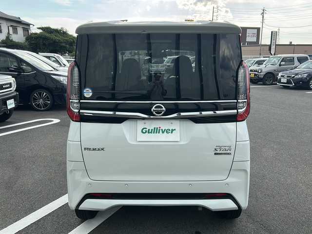 日産 ルークス ハイウェイスター X 岐阜県 2022(令4)年 2.6万km ホワイトパール 登録時走行距離25374km/社外7インチＳＤナビ　/両側電動ドア　/全方位カメラ　/コーナーセンサー後方　/ＬＥＤヘッドライト　/スマートキー　/スペアキー１本　/ドライブレコーダー前方　/純正14アルミホイール　/アイドリングストップ　/プッシュスタート　/ＥＴＣ/取扱説明書/パワーステアリング/パワーウィンドウ/エアコンAAC/Blue tooth接続/CDチェンジャー/SDミュージックサーバー/iPod/AUX接続/ベンチシート/フルフラットシート/社外フロアマット/ABS/横滑り防止装置/盗難防止装置/オートライト/エアバッグW＋サイド