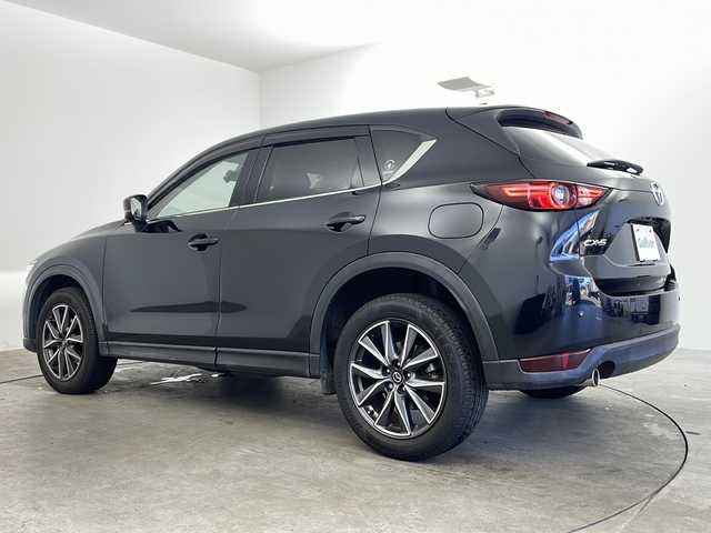 マツダ ＣＸ－５ XD プロアクティブ 兵庫県 2017(平29)年 1.6万km ジェットブラックマイカ ・電動スライドガラスサンルーフ（チルトアップ機構付）/・ＣＤ／ＤＶＤプレーヤー＋地上デジタルＴＶチューナー（フルセグ）/・純正ナビ＆フルセグ＆USB＆DVD/・バックカメラ/・サイドカメラ/・BSM/・i-ACTIVSENSE/・衝突被害軽減ブレーキ/・AT誤発進抑制制御/・BSM（ブラインド・スポット・モニタリング）/・RCTA（リア・クロス・トラフィック・アラート）/・オートハイビーム/・ステアリングヒーター/・シートヒーター/・白レザーシート/・前後コーナーセンサー/・ステアリングリモコン/・レーダークルーズコントロール/・全方位ドライブレコーダー/・純正フロアマット/・LEDライト/・フォグ/・純正19インチアルミホイール/・スマートキー/・スペアキー/・プッシュスタート/・パワーバックドア/・ステアリングヒーター/・ブレーキホールド