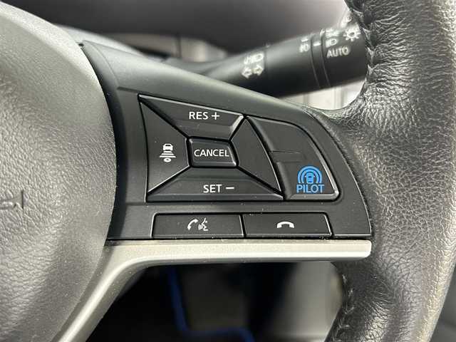 日産 セレナ e－パワー ハイウェイスター V 大阪府 2020(令2)年 3.4万km ダイヤモンドブラック ProPILOT 純正ナビ(フルセグ/DVD再生/Blu-ray/Bluetooth) 360カメラ 後席モニター パークアシスト 衝突軽減 レーダークルコン BSM クリアランスソナー 前後ドラレコ