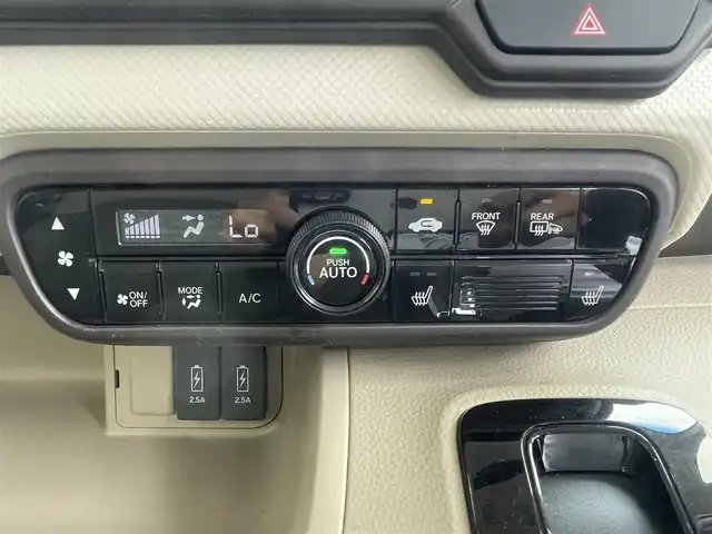 ホンダ Ｎ ＢＯＸ G L ターボ ホンダセンシング 秋田県 2020(令2)年 8.4万km ルナシルバーM (株)IDOMが運営する【じしゃロン 秋田店】の自社ローン専用車両になります。こちらは現金またはオートローンご利用時の価格です。自社ローンご希望の方は別途その旨お申付け下さい/////////メモリナビ/両側パワースライドドア/プッシュスタート/ETC/ドアバイザー/スマートキー/シートヒーター