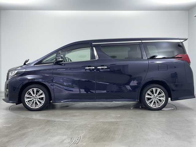 トヨタ アルファード 2.5S Aパッケージ タイプブラック 道央・札幌 2017(平29)年 2万km スパークリングブラックパールクリスタルシャイン ・アルパイン社外ナビ&CD&DVD&BT&SD/・両側パワースライドドア/・バックカメラ/・アルパインフリップダウンモニター/・トヨタセーフティセンス/・プリクラッシュセーフティ/・クリアランスソナー/・クルーズコントロール/・横滑り防止装置/・アイドリングストップ/・社外360°ドライブレコーダー/・ビルトインETC/・nanoe/・ステアリングスイッチ/・革巻きステアリング/・ハーフレザーシート/・LEDヘッドライト/・フォグランプ/・オートライト/・スマートキー