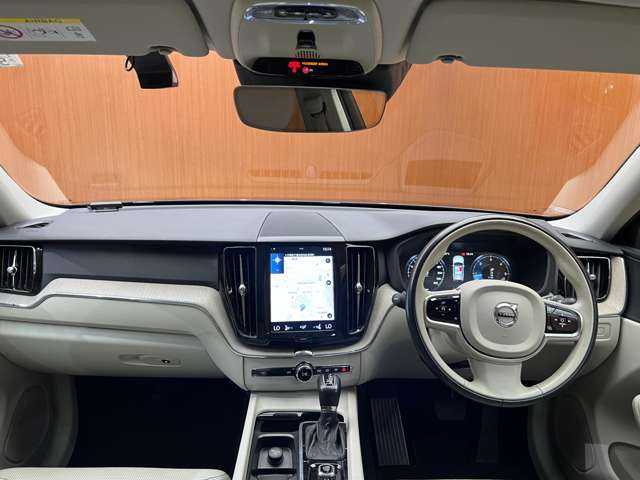 ボルボ ＸＣ６０ D4 AWD インスクリプション 千葉県 2018(平30)年 4.7万km デニムブルーメタリック パノラマＳＲ　/純正ナビ　/３６０°カメラ　/ＡＣＣ/ＢＳＭ　/レザーシート　/シートヒーター　/ベンチレーター　/パワーシート　/ＬＥＤヘッドライト　/ハイビームアシスト　/電動リアゲート　/パーキングアシスト