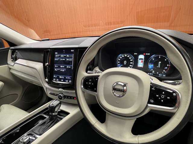 ボルボ ＸＣ６０ D4 AWD インスクリプション 千葉県 2018(平30)年 4.7万km デニムブルーメタリック パノラマＳＲ　/純正ナビ　/３６０°カメラ　/ＡＣＣ/ＢＳＭ　/レザーシート　/シートヒーター　/ベンチレーター　/パワーシート　/ＬＥＤヘッドライト　/ハイビームアシスト　/電動リアゲート　/パーキングアシスト