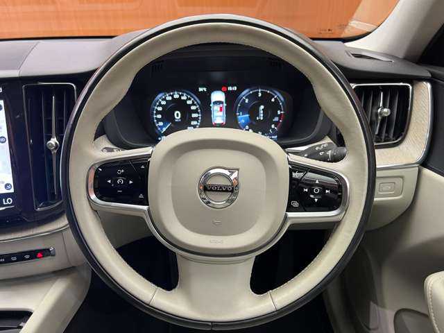 ボルボ ＸＣ６０ D4 AWD インスクリプション 千葉県 2018(平30)年 4.7万km デニムブルーメタリック パノラマＳＲ　/純正ナビ　/３６０°カメラ　/ＡＣＣ/ＢＳＭ　/レザーシート　/シートヒーター　/ベンチレーター　/パワーシート　/ＬＥＤヘッドライト　/ハイビームアシスト　/電動リアゲート　/パーキングアシスト