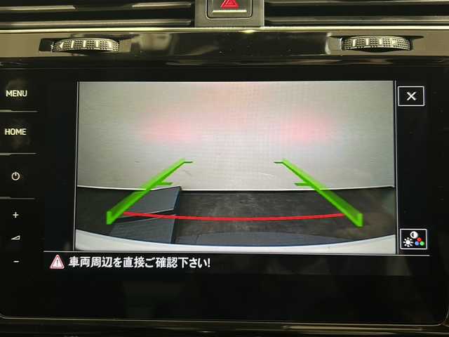 フォルクスワーゲン ゴルフ TSIハイライン 新潟県 2018(平30)年 3.4万km ピュアホワイト Volkswagenオールイン、セーフティ/・アダプティブクルーズコントロール/・レーンキープアシスト/・渋滞時追従支援システム/・スタティックコーナリングライト/・リアビューカメラ/・ブラインドスポットディテクション/・リアトラフィックアラート/・プリクラッシュブレーキシステム/LEDヘッドライト(オートハイトコントロール機能)/DiscoverProパッケージ/・SSDナビゲーション【CD/DVD/フルセグ/BT】/・ETC2.0/オートホールド/アクティブシリンダーマネジメント/スマートエントリー＆スタートシステム/インテリアアンビエントライト/Highline専用クロームパッケージ/マイクリフリースシート