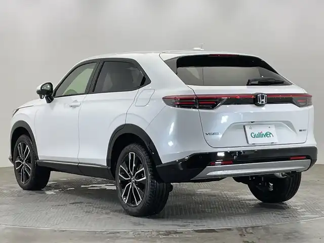 ホンダ ヴェゼル ハイブリッド e:HEV Z 栃木県 2025(令7)年 0.1千km プラチナホワイトパール 登録済未使用車/純正ナビ/(Bluetooth/フルセグTV/USB)/バックカメラ/ホンダセンシング/・衝突軽減ブレーキ/・誤発進抑制機能/・アダプティブクルーズコントロール/・車線維持支援システム/・路外逸脱抑制機能/・先行車発進お知らせ機能/・標識認識機能/・オートハイビーム/・トラフィックジャムアシスト/・アダプティブドライビングビーム/・ブラインドスポットインフォメーション/・後退出庫サポート/ビルトインETC2.0/ワイヤレス充電器/ハーフレザーシート/前席シートヒーター/パドルシフト/LEDヘッドライト/純正18インチAW/スマートキー/プッシュスタート