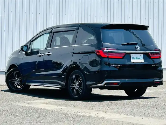 ホンダ オデッセイ アブソルート EX 熊本県 2022(令4)年 4.9万km プレミアムスパークルブラックパール 純正SDナビ/・AM/FM/CD/DVD/BT/HDMI/・フルセグTV/・全周囲カメラ/フリップダウンモニター/ホンダセンシング/・衝突軽減ブレーキ/・先行車発進お知らせ/・歩行者事故低減ステアリング/・路外逸脱抑制機能/・標識認識機能/・アダプティブクルーズコントロール/・ブラインドスポットモニター/・オートハイビーム/ETC2.0/前席パワーシート/・ハーフレザーシート/・前席シートヒーター/パワーテールゲート/両側電動スライドドア/革巻きステアリング/・ステアリングスイッチ/電動パーキングブレーキ/オートホールド/LEDヘッドライト/LEDフォグランプ/パドルシフト/純正フロアマット/ドアバイザー/電動格納ミラー/・ウインカーミラー/アイドリングストップ/プッシュスタート