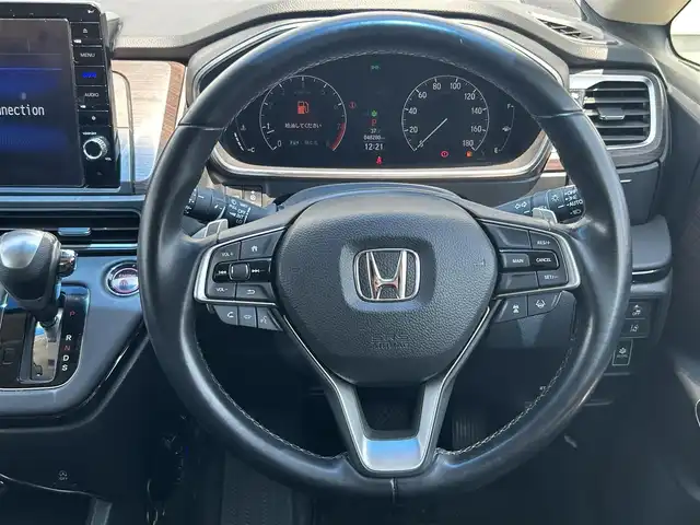 ホンダ オデッセイ アブソルート EX 熊本県 2022(令4)年 4.9万km プレミアムスパークルブラックパール 純正SDナビ/・AM/FM/CD/DVD/BT/HDMI/・フルセグTV/・全周囲カメラ/フリップダウンモニター/ホンダセンシング/・衝突軽減ブレーキ/・先行車発進お知らせ/・歩行者事故低減ステアリング/・路外逸脱抑制機能/・標識認識機能/・アダプティブクルーズコントロール/・ブラインドスポットモニター/・オートハイビーム/ETC2.0/前席パワーシート/・ハーフレザーシート/・前席シートヒーター/パワーテールゲート/両側電動スライドドア/革巻きステアリング/・ステアリングスイッチ/電動パーキングブレーキ/オートホールド/LEDヘッドライト/LEDフォグランプ/パドルシフト/純正フロアマット/ドアバイザー/電動格納ミラー/・ウインカーミラー/アイドリングストップ/プッシュスタート