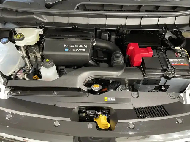 日産 セレナ e－パワー ハイウェイスター V 新潟県 2025(令7)年 0.1千km 白 プロパイロット緊急停止支援システム/インテリジェントルームミラー/NissanConnectナビゲーションシステム/Bluetooth/フルセグTV/インテリジェント アラウンドビューモニター/両側パワースライドドア/フットオープナー/レーダークルーズコントロール/アダプティブLEDヘッドライトシステム/純正16インチアルミホイール/ワイヤレス充電器/ブラインドスポットモニター/前後ドラレコ/スマートキー/ビルトインETC2.0