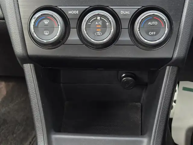 スバル インプレッサ ＸＶ 2．0i－L アイサイト 鹿児島県 2013(平25)年 5.4万km ディープチェリーパール 後付け前後コーナーセンサー　/レーダークルーズコントロール　/ビルトインＥＴＣ　/純正SDナビ（ＣＮ－３１０ＷＤ）　/Ｂｌｕｅｔｏｏｔｈオーディオ　/フルセグテレビ/Ｄ席パワーシート　/Ｄ＋Ｎ席シートヒーター/フルレザーシート/ＭＴモード付きＡＴ/パドルシフト/横滑り防止装置/プッシュスタート/スマートキー/ＨＩＤヘッドライト