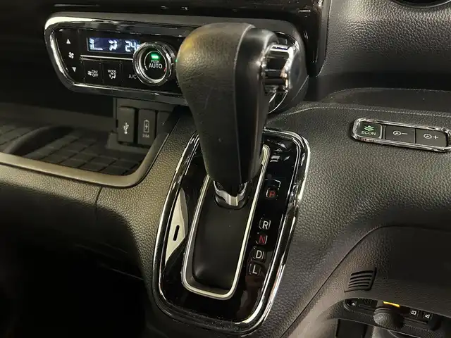 ホンダ Ｎ ＢＯＸ カスタム G L ホンダセンシング 群馬県 2019(令1)年 4万km クリスタルブラックパール ホンダセンシング/・衝突軽減ブレーキ/・リアコーナーセンサー/・レーンキープアシスト/・クルーズコントロール/・オートライト/純正７インチナビ/・AM/FM/USB/・CD/DVD/SD/・Bluetooth/バックカメラ/両側電動スライドドア/前後ドライブレコーダー/ETC/純正フロアマット/純正ドアバイザー/純正14インチアルミホイール/スマートキー/プッシュスタート