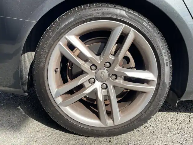 アウディ Ａ４ アバント 2．0 TFSI 神奈川県 2012(平24)年 4.9万km デイトナグレーパールエフェクト 純正ナビ(DVD/CD/AM/FM/BT/SD)/フルセグTV/バックカメラ/前席パワーシート/アイドリングストップ/横滑り防止装置/クリアランスソナー/前後フォグランプ/スマートキー/プッシュスタート/HIDヘッドライト/オートライト/オートワイパー/純正トノカバー/ビルトインETC/保証書/取扱説明書