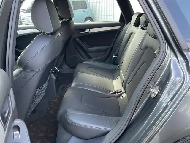 アウディ Ａ４ アバント 2．0 TFSI 神奈川県 2012(平24)年 4.9万km デイトナグレーパールエフェクト 純正ナビ(DVD/CD/AM/FM/BT/SD)/フルセグTV/バックカメラ/前席パワーシート/アイドリングストップ/横滑り防止装置/クリアランスソナー/前後フォグランプ/スマートキー/プッシュスタート/HIDヘッドライト/オートライト/オートワイパー/純正トノカバー/ビルトインETC/保証書/取扱説明書