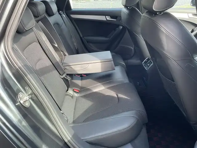 アウディ Ａ４ アバント 2．0 TFSI 神奈川県 2012(平24)年 4.9万km デイトナグレーパールエフェクト 純正ナビ(DVD/CD/AM/FM/BT/SD)/フルセグTV/バックカメラ/前席パワーシート/アイドリングストップ/横滑り防止装置/クリアランスソナー/前後フォグランプ/スマートキー/プッシュスタート/HIDヘッドライト/オートライト/オートワイパー/純正トノカバー/ビルトインETC/保証書/取扱説明書