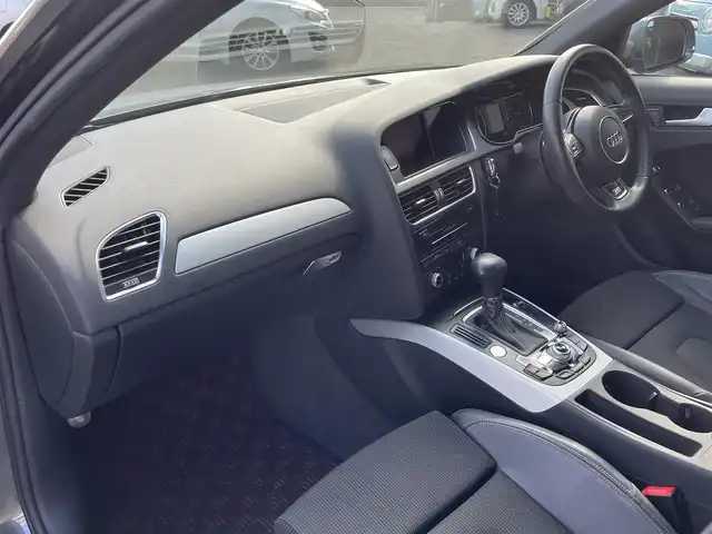 アウディ Ａ４ アバント 2．0 TFSI 神奈川県 2012(平24)年 4.9万km デイトナグレーパールエフェクト 純正ナビ(DVD/CD/AM/FM/BT/SD)/フルセグTV/バックカメラ/前席パワーシート/アイドリングストップ/横滑り防止装置/クリアランスソナー/前後フォグランプ/スマートキー/プッシュスタート/HIDヘッドライト/オートライト/オートワイパー/純正トノカバー/ビルトインETC/保証書/取扱説明書