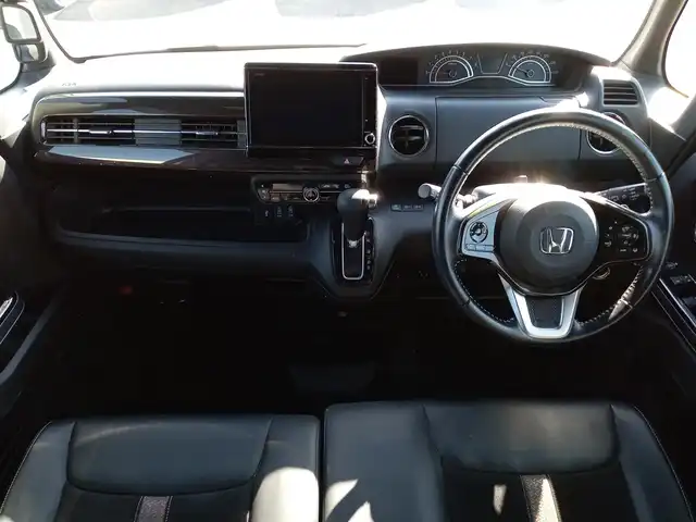 ホンダ Ｎ ＢＯＸ カスタム G L ターボ ホンダセンシング 福井県 2019(令1)年 6.8万km プラチナホワイトパール 4WD/純正8インチナビ（VXU-195NBi）/・（フルセグTV/CD/DVD/Bluetooth）/バックカメラ/両側パワースライドドア/ホンダセンシング/レーンキープアシスト/レーダークルーズコントロール/ETC/前後ドライブレコーダー/純正フロアマット/ステアリングリモコン/パドルシフト/オートLEDヘッドライト/電動格納ウィンカーミラー/純正15インチAW/スマートキー