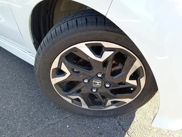 ホンダ Ｎ ＢＯＸ カスタム G L ターボ ホンダセンシング 福井県 2019(令1)年 6.8万km プラチナホワイトパール 4WD/純正8インチナビ（VXU-195NBi）/・（フルセグTV/CD/DVD/Bluetooth）/バックカメラ/両側パワースライドドア/ホンダセンシング/レーンキープアシスト/レーダークルーズコントロール/ETC/前後ドライブレコーダー/純正フロアマット/ステアリングリモコン/パドルシフト/オートLEDヘッドライト/電動格納ウィンカーミラー/純正15インチAW/スマートキー