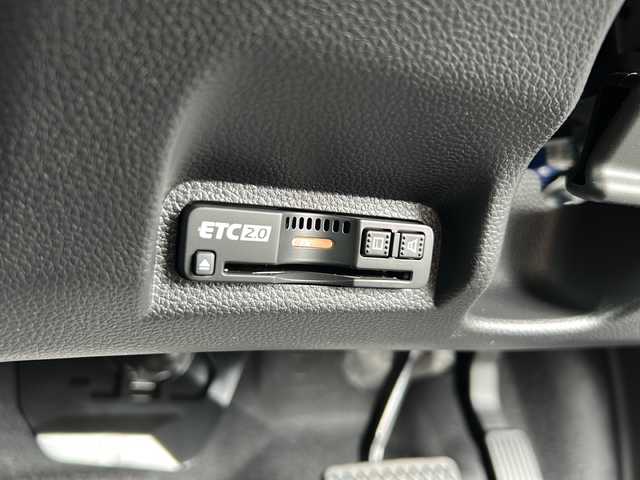 ホンダ ヴェゼル ハイブリッド e:HEV Z 岐阜県 2025(令7)年 0.1千km プラチナホワイトパール 登録時走行距離：3km/登録済み未使用車/Honda CONNECTディスプレー/バックモニター/フルセグテレビ/クルーズコントロール/ETC2.0車載器/ワイヤレス充電器/Honda SENSING/ブラインドスポットインフォメーション/アダプティブドライビングビーム(ADB)/後退出庫サポート/運転席助手席シートヒーター/ハンズフリーアクセスパワーテールゲート(予約クローズ機能付)/LEDシーケンシャルターンシグナルランプ/18インチアルミホイール/コンビシート（シートヒータ・エアシート）/ハーフレザーシート/本革巻きステアリングアイドリングストップ/保証書