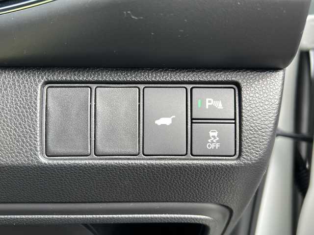 ホンダ ヴェゼル ハイブリッド e:HEV Z 岐阜県 2025(令7)年 0.1千km プラチナホワイトパール 登録時走行距離：3km/登録済み未使用車/Honda CONNECTディスプレー/バックモニター/フルセグテレビ/クルーズコントロール/ETC2.0車載器/ワイヤレス充電器/Honda SENSING/ブラインドスポットインフォメーション/アダプティブドライビングビーム(ADB)/後退出庫サポート/運転席助手席シートヒーター/ハンズフリーアクセスパワーテールゲート(予約クローズ機能付)/LEDシーケンシャルターンシグナルランプ/18インチアルミホイール/コンビシート（シートヒータ・エアシート）/ハーフレザーシート/本革巻きステアリングアイドリングストップ/保証書