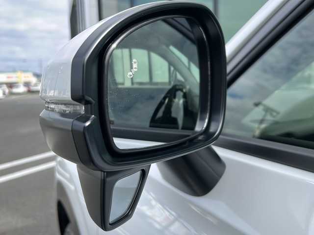 ホンダ ヴェゼル ハイブリッド e:HEV Z 岐阜県 2025(令7)年 0.1千km プラチナホワイトパール 登録時走行距離：3km/登録済み未使用車/Honda CONNECTディスプレー/バックモニター/フルセグテレビ/クルーズコントロール/ETC2.0車載器/ワイヤレス充電器/Honda SENSING/ブラインドスポットインフォメーション/アダプティブドライビングビーム(ADB)/後退出庫サポート/運転席助手席シートヒーター/ハンズフリーアクセスパワーテールゲート(予約クローズ機能付)/LEDシーケンシャルターンシグナルランプ/18インチアルミホイール/コンビシート（シートヒータ・エアシート）/ハーフレザーシート/本革巻きステアリングアイドリングストップ/保証書