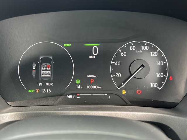 ホンダ ヴェゼル ハイブリッド e:HEV Z 岐阜県 2025(令7)年 0.1千km プラチナホワイトパール 登録時走行距離：3km/登録済み未使用車/Honda CONNECTディスプレー/バックモニター/フルセグテレビ/クルーズコントロール/ETC2.0車載器/ワイヤレス充電器/Honda SENSING/ブラインドスポットインフォメーション/アダプティブドライビングビーム(ADB)/後退出庫サポート/運転席助手席シートヒーター/ハンズフリーアクセスパワーテールゲート(予約クローズ機能付)/LEDシーケンシャルターンシグナルランプ/18インチアルミホイール/コンビシート（シートヒータ・エアシート）/ハーフレザーシート/本革巻きステアリングアイドリングストップ/保証書