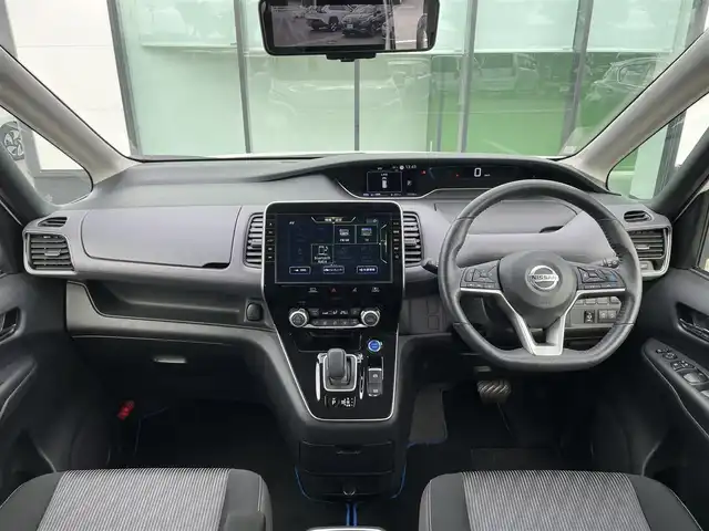 日産 セレナ e－パワー ハイウェイスター V 和歌山県 2020(令2)年 5.8万km ブリリアントホワイトパール 純正ナビ/アラウンドビューモニター/フルセグTV/純正フリップダウンモニター/両側パワースライドドア/エマージェンシーブレーキ/プロパイロット/前後コーナーセンサー/ビルトインETC/ドライブレコーダー/LEDヘッドライト/オートライト