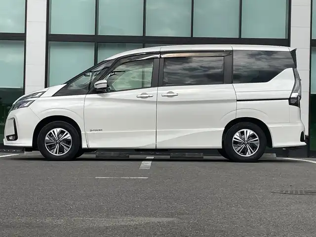 日産 セレナ e－パワー ハイウェイスター V 和歌山県 2020(令2)年 5.8万km ブリリアントホワイトパール 純正ナビ/アラウンドビューモニター/フルセグTV/純正フリップダウンモニター/両側パワースライドドア/エマージェンシーブレーキ/プロパイロット/前後コーナーセンサー/ビルトインETC/ドライブレコーダー/LEDヘッドライト/オートライト