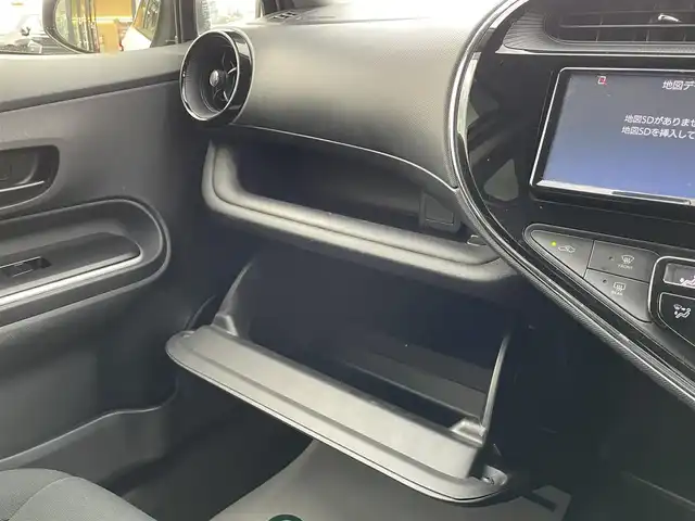 トヨタ アクア S 島根県 2018(平30)年 7.1万km スーパーホワイトⅡ 登録時走行距離70903km/純正ナビ（Bluetooth・AM・FM・CD）/ETC/ドライブレコーダー/ウィンカーミラー/ドアバイザー/ABS/横滑り防止装置/ステアリングスイッチ/ECOモード/EVモード/禁煙車