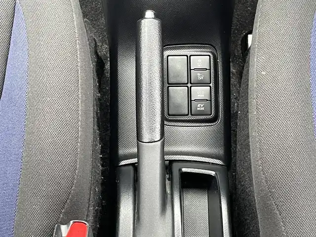 トヨタ アクア S 島根県 2018(平30)年 7.1万km スーパーホワイトⅡ 登録時走行距離70903km/純正ナビ（Bluetooth・AM・FM・CD）/ETC/ドライブレコーダー/ウィンカーミラー/ドアバイザー/ABS/横滑り防止装置/ステアリングスイッチ/ECOモード/EVモード/禁煙車