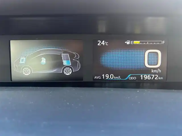 トヨタ プリウス SセーフティプラスⅡ 愛知県 2021(令3)年 2万km グレーメタリック 禁煙　ワンオーナー　純正ナビ　地デジＴＶ　Ｂｌｕｅｔｏｏｔｈ　バックカメラ　ドライブレコーダー　ＥＴＣ　前後コーナーセンサー　ＬＥＤオートハイビーム　レーダークルーズ　ＬＫＡ　ＢＳＭ　１５００Ｗ電源　横滑り防止装置　スマートキー×２